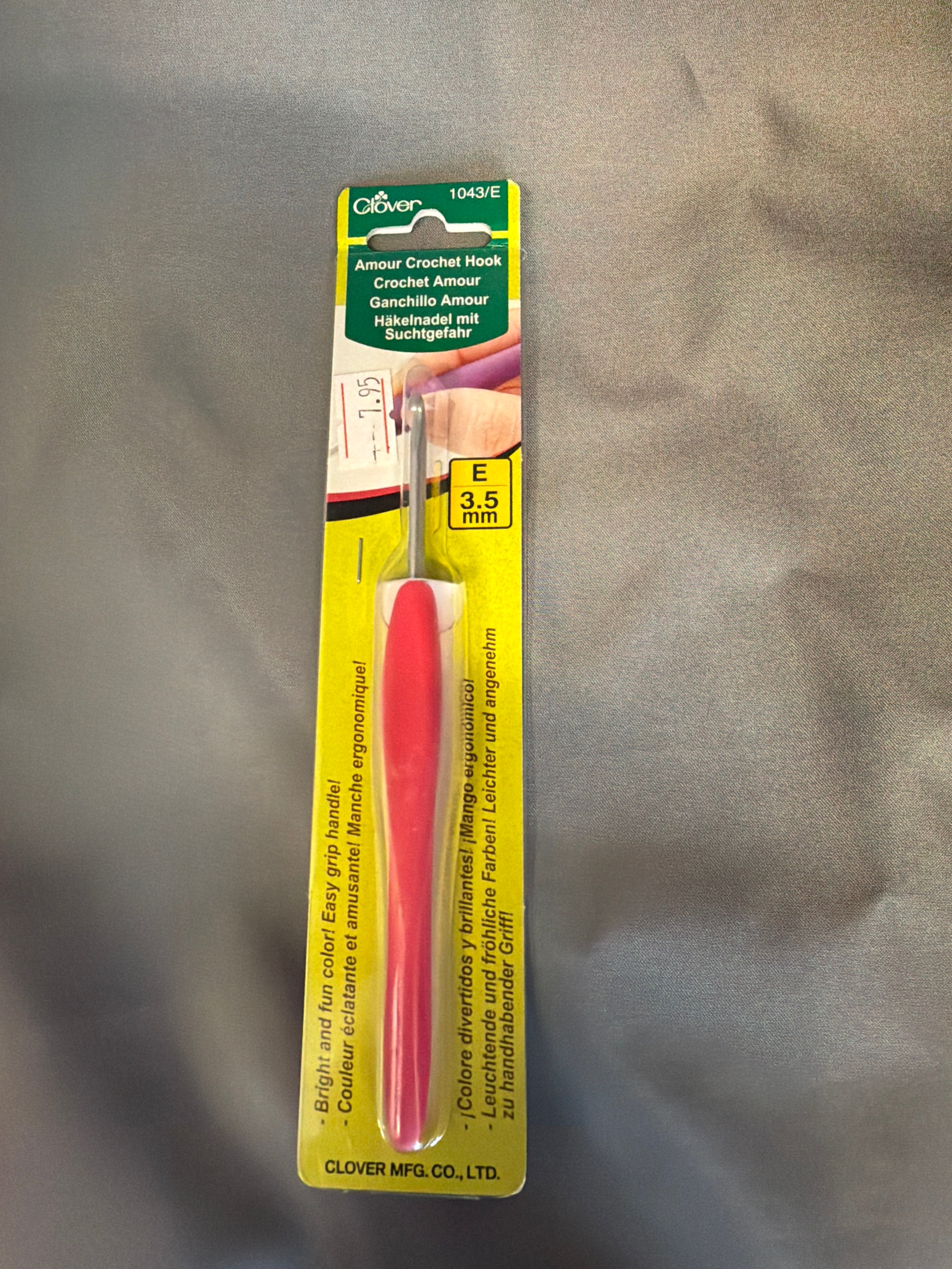 Clover size E crochet hook , 3.5mm