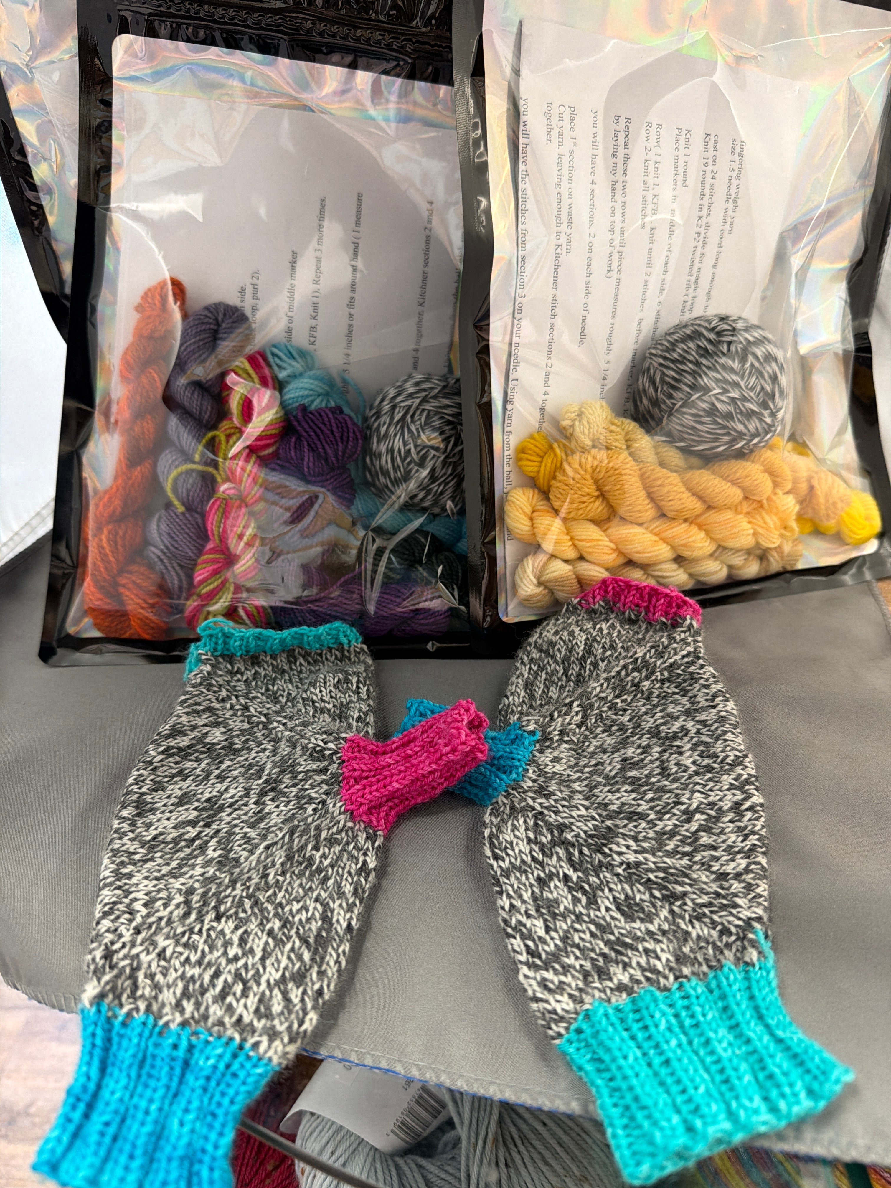Lori mitts kit.